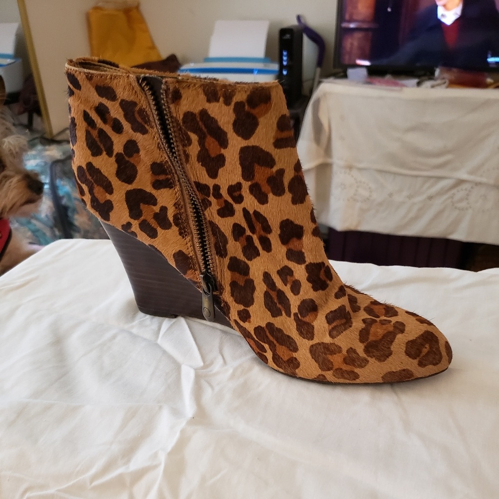 Mohair Leonard print wedged ankle boots